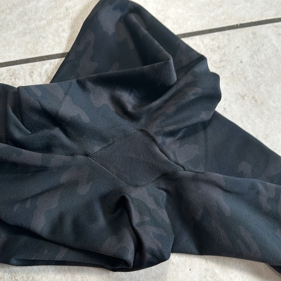 Spanx‎ Look At Me Now Cropped Leggings Camouflage - Picture 6 of 11